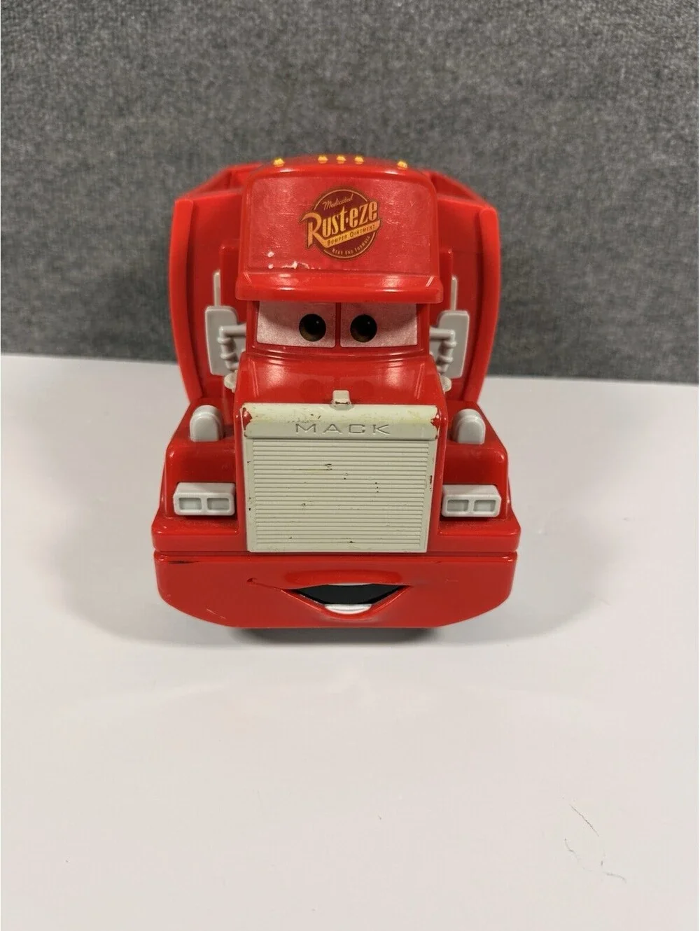 Fisher-Price Disney Pixar Wheelies Cars Mack Hauler For Lightning McQueen Sounds